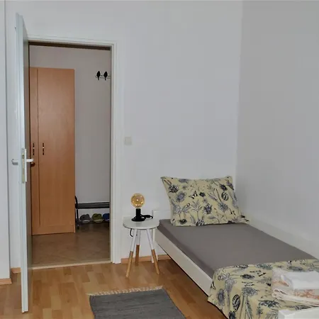 Luka Apartment *